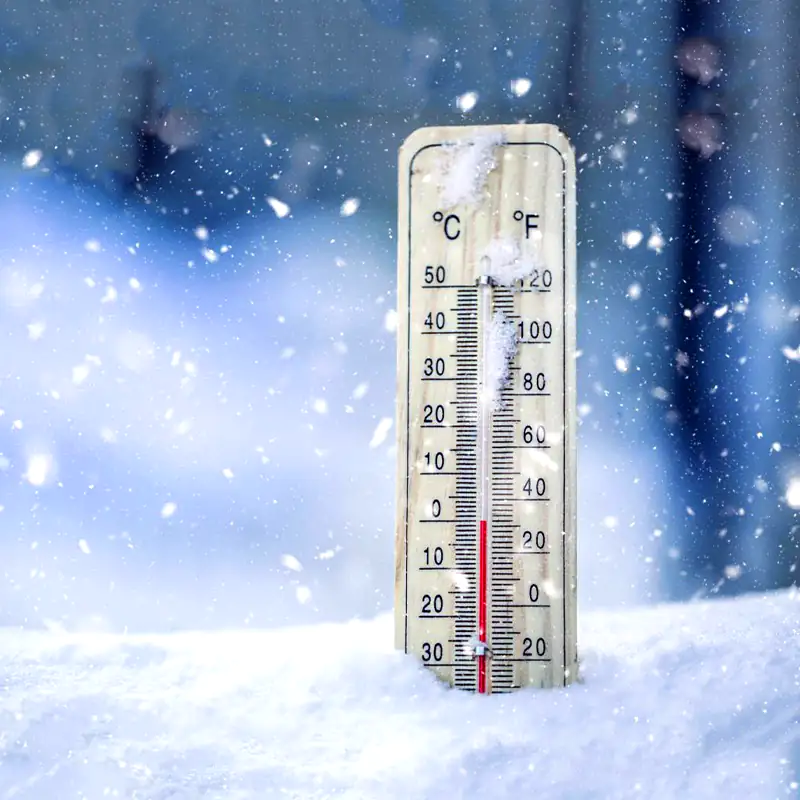 Irreversible Labels for Low Temperatures